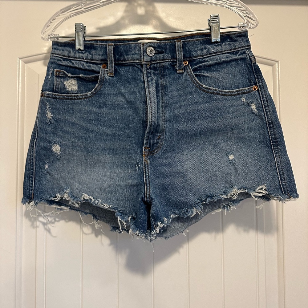 Abercrombie & Fitch Ultra High Rise Mom Short